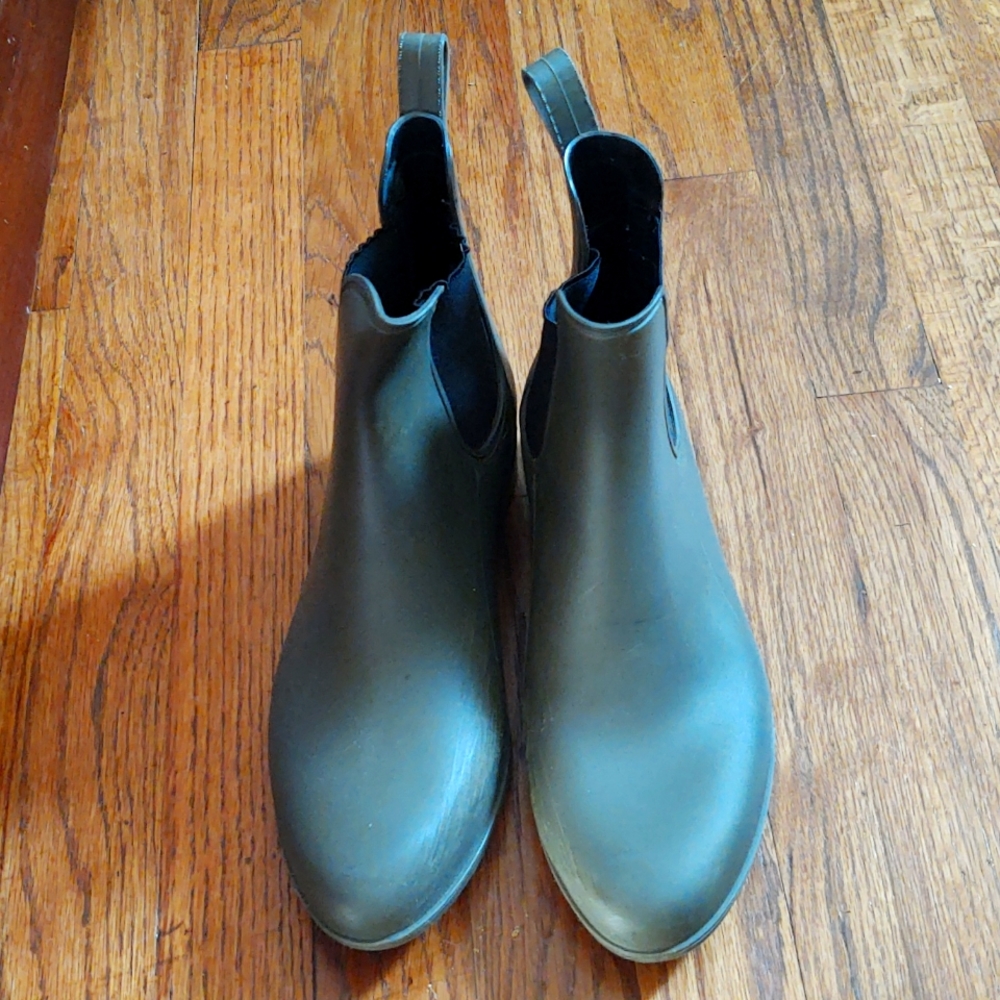 Short rainboots